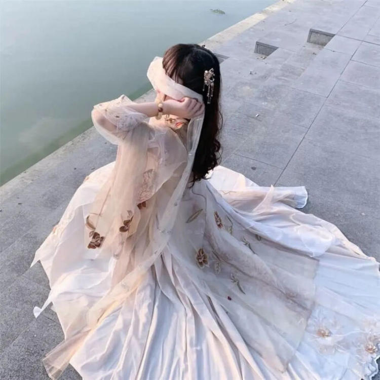 神谷熏（身份：神谷活心流代理师父、女主角） - 动漫新番免费在线观看 - 平板追剧